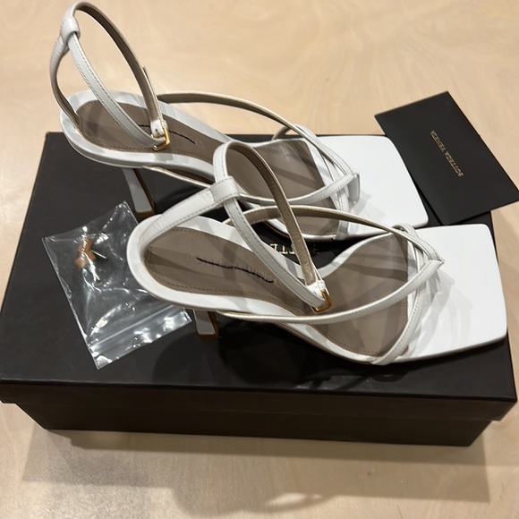 Bottega Veneta Optic White Sandal - Picture 5 of 9